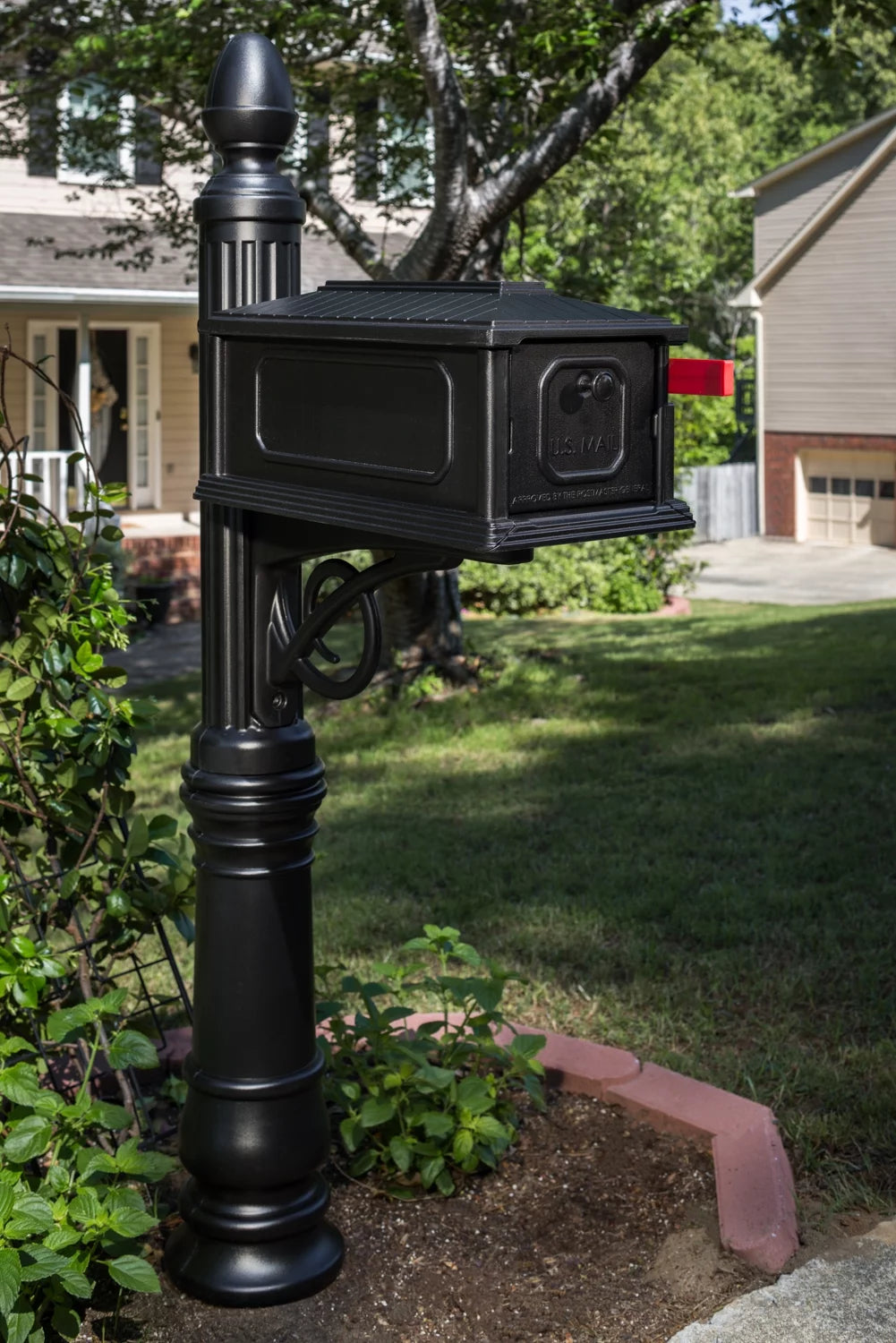 Black Plastic Mailbox & Post Combo Y92218