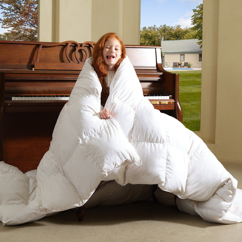White 90 x 90 Inch Queen Size Down Comforter with Cotton Cover O466020