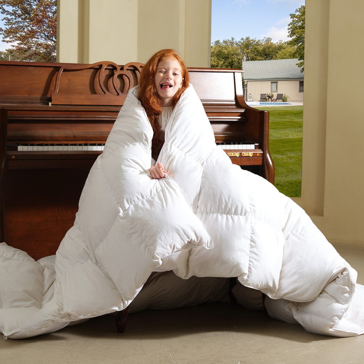 White 90 x 90 Inch Queen Size Down Comforter with Cotton Cover O466020